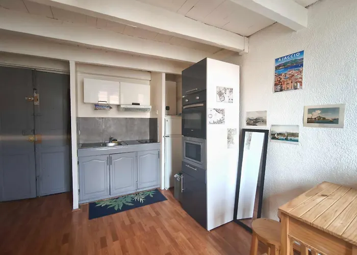 Apartman In Quiet And Convenient Ajaccio