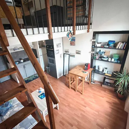 In Quiet And Convenient Apartment *