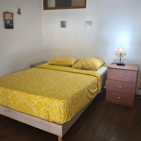 In Quiet And Convenient Apartment Ajaccio (Corsica)