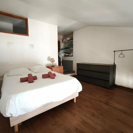 In Quiet And Convenient Apartment Ajaccio (Corsica)