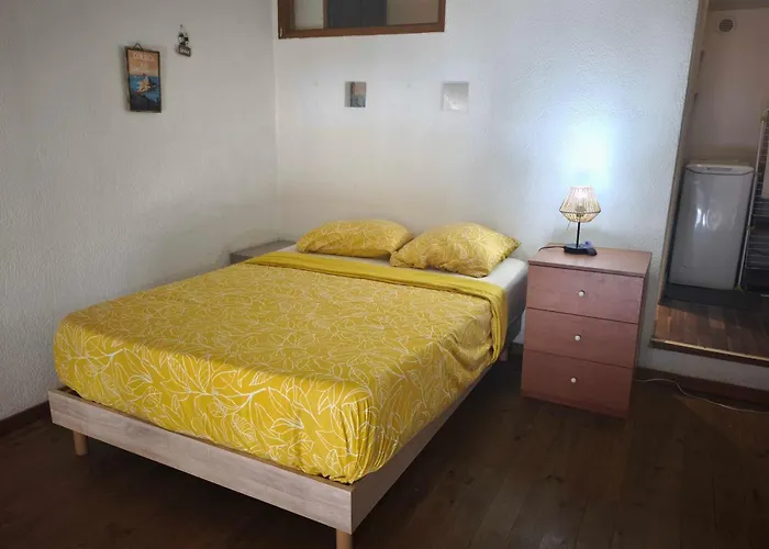 In Quiet And Convenient Apartment Ajaccio (Corsica)